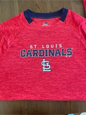 Majestic Red and Navy St. Louis ❤️Cardinals ❤️Short Sleeve Tee❤️